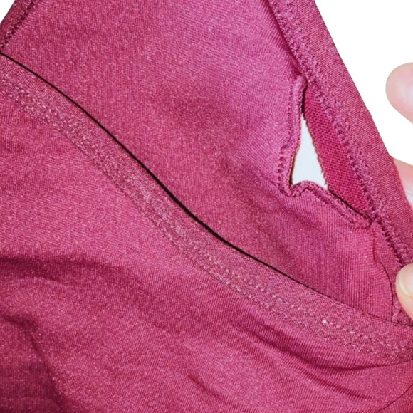 L | Maroon Fabletics Sports Bra - Picture 3 of 3